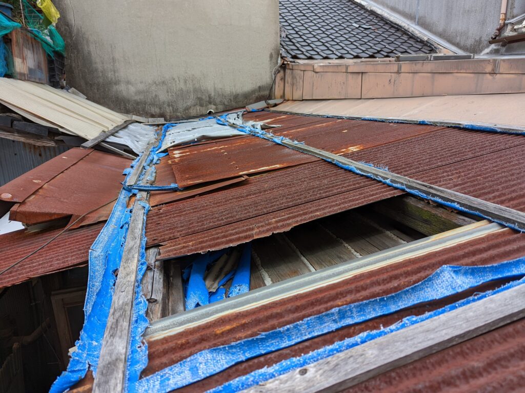 屋根の雨漏り修理