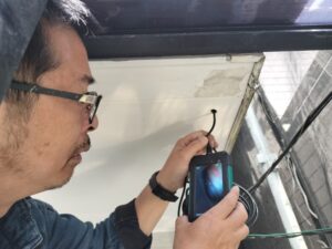雨漏り調査マイクロスコープで確認