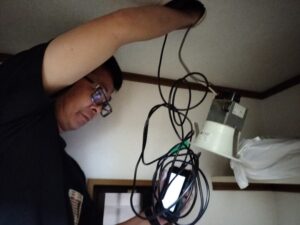 雨漏り調査マイクロスコープで確認