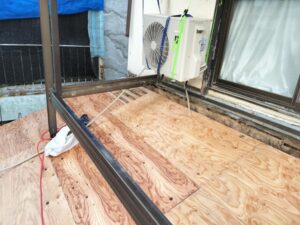 下屋根葺き替え工事　下地３