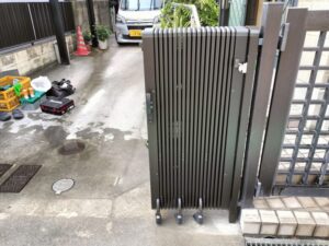 アコーディオン門扉交換６