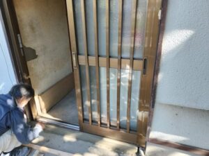 玄関交換工事３