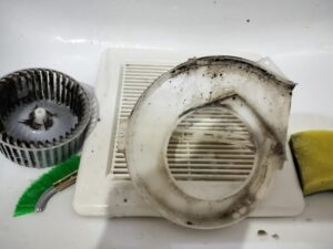 換気扇の分解１