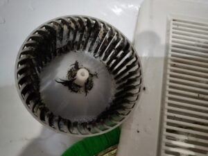 換気扇の分解２