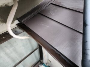 トイレの屋根の葺き替え工事２