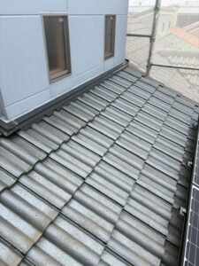 屋根塗装前の劣化した屋根 尼崎市