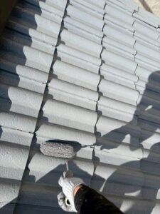 尼崎市での屋根塗装作業中