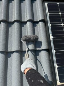 尼崎市 屋根塗装 施工中の様子