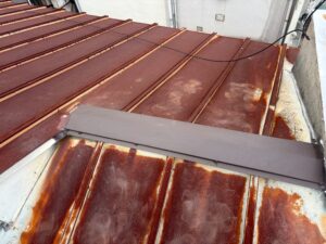 尼崎市で行った雨漏り修理後の屋上・屋根・外壁補修完了の状態