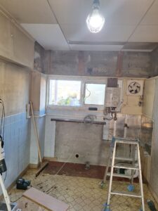 団地 内装リフォーム 工事中の室内の様子 尼崎市