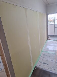 尼崎市 団地 内装リフォーム 間仕切り壁 下地施工中
