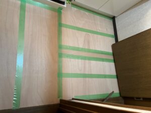 尼崎市 漏水工事 下地補強と養生作業の様子