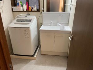 尼崎市 洗面所の水漏れ修理および洗面交換工事の施工事例