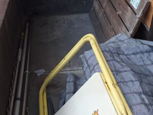 尼崎市 ベランダ防水の劣化による雨漏り原因の状態