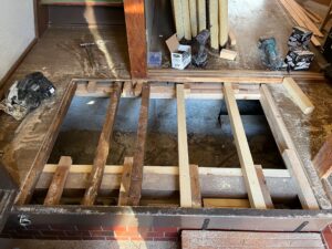 尼崎市 和室から洋室リフォーム 畳撤去後の下地の状態