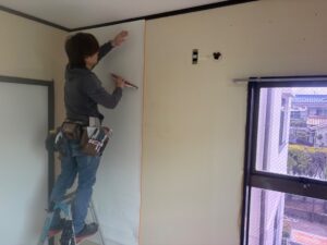 尼崎市 水回りリフォーム クロス張替え 施工中 内装工事の様子