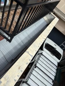 大阪市 波板 施工後 劣化部分を改善した仕上がり