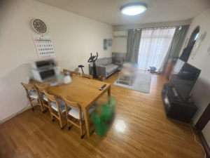 尼崎市 床リフォーム コンパネ下地補強前の劣化したLDK床の状態