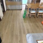尼崎市 床リフォーム コンパネ下地補強とフロアタイル施工事例