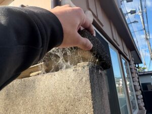 駐車場カーブミラー基礎施工の様子