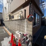東大阪市の駐車場カーブミラー設置工事