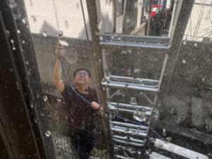梅雨前に確認したい雨漏りサインと散水調査