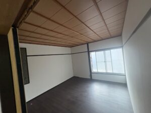 尼崎市の内装リフォーム完了後の洋室全景