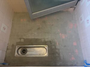 尼崎市 浴室床リフォーム 土間補修・セメント打設後の下地調整
