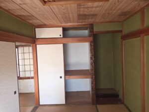 尼崎市で内装工事を行う前の2階和室