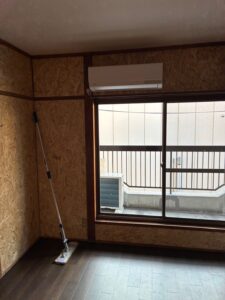 尼崎市で内装工事を行い2階和室を洋室へリフォームした施工後