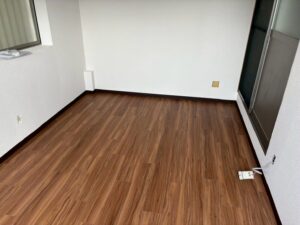尼崎市で駐車場を部屋へリフォームした施工後の居室