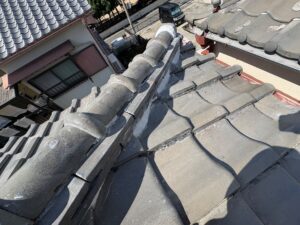 尼崎市で屋根瓦工事を行い棟積み替えと漆喰補修が完了した施工後
