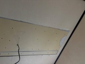 尼崎市で漏水修理工事後に1Fトイレの天井ボードを貼り替えた施工状況