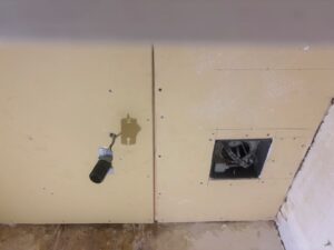 尼崎市 トイレ内装工事 石膏ボード施工
