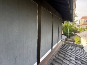 尼崎市 外壁修繕工事｜外壁の隙間をコーキング補修