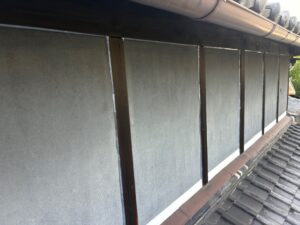 尼崎市 外壁修繕工事|外壁の隙間をコーキング補修