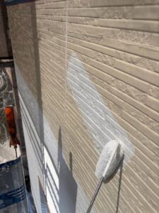 尼崎市 外壁塗装の下塗り施工