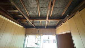 尼崎市の雨漏り修理 2F天井解体
