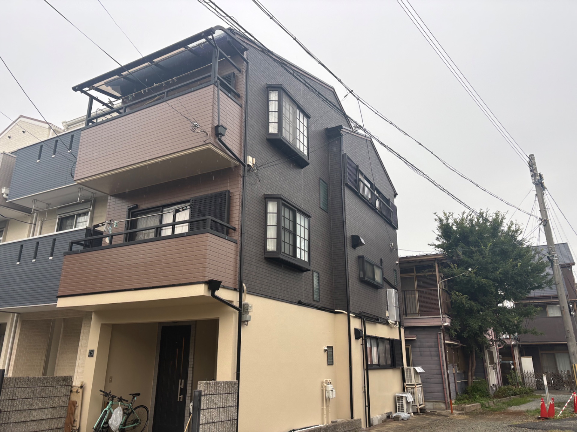 尼崎市の外壁塗装完成後の住宅外観