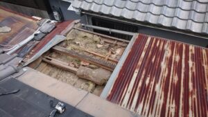 尼崎市のトタン屋根張り替え施工前