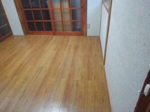 尼崎市で和室を洋室にリフォームしフロアタイルを施工した床